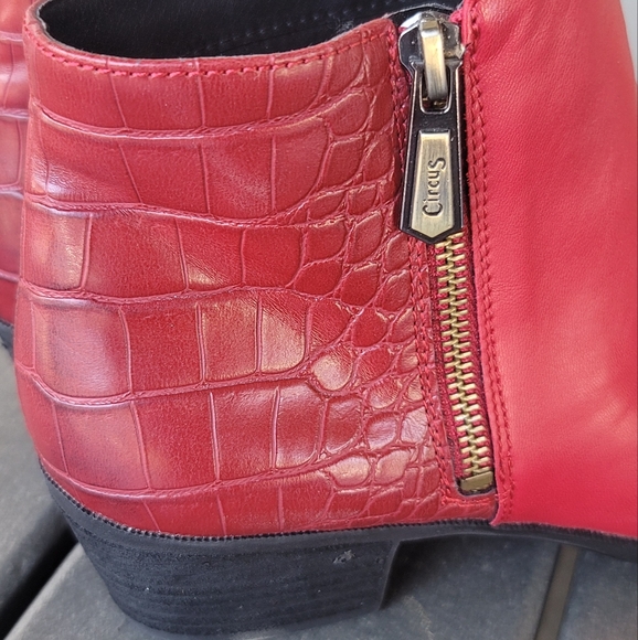 CIRCUS SAM EDELMAN Red Highland Studded Ankle Booties - Picture 3 of 6